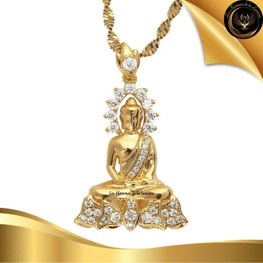 Majestueux collier en acier inoxydable avec Bouddha disponible chez Les Flammes de la Lumière