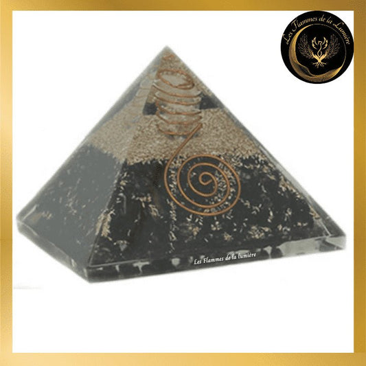 Tourmaline Noire - Magnifique Pyramide en orgonite - 5,5 cm disponible chez Les Flammes de la Lumière