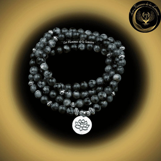 Labradorite - Très beau bracelet Mala - Lotus - 108 perles disponible chez Les Flammes de la Lumière