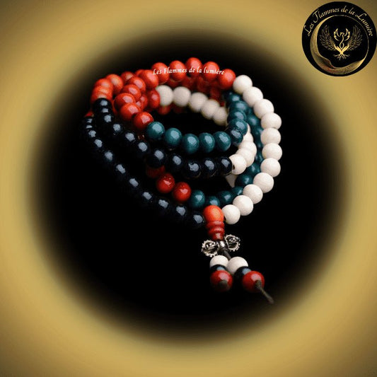 Très beau bracelet Mala Tibétain - Bois de Santal naturel - 108 perles - 8 mm disponible chez Les Flammes de la Lumière