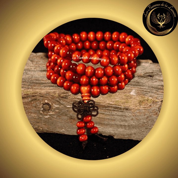 Très beau bracelet Mala Tibétain - Bois de Santal naturel - 108 perles - 8 mm disponible chez Les Flammes de la Lumière