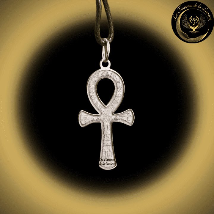 Très beau collier avec Croix Ankh d'Egypte disponible chez Les Flammes de la Lumière