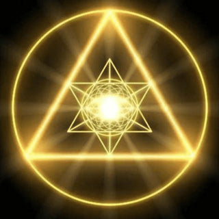 Triangle d'Or d'Isis: Formation Énergétique de Guérison Ancienne disponible chez Les Flammes de la Lumière